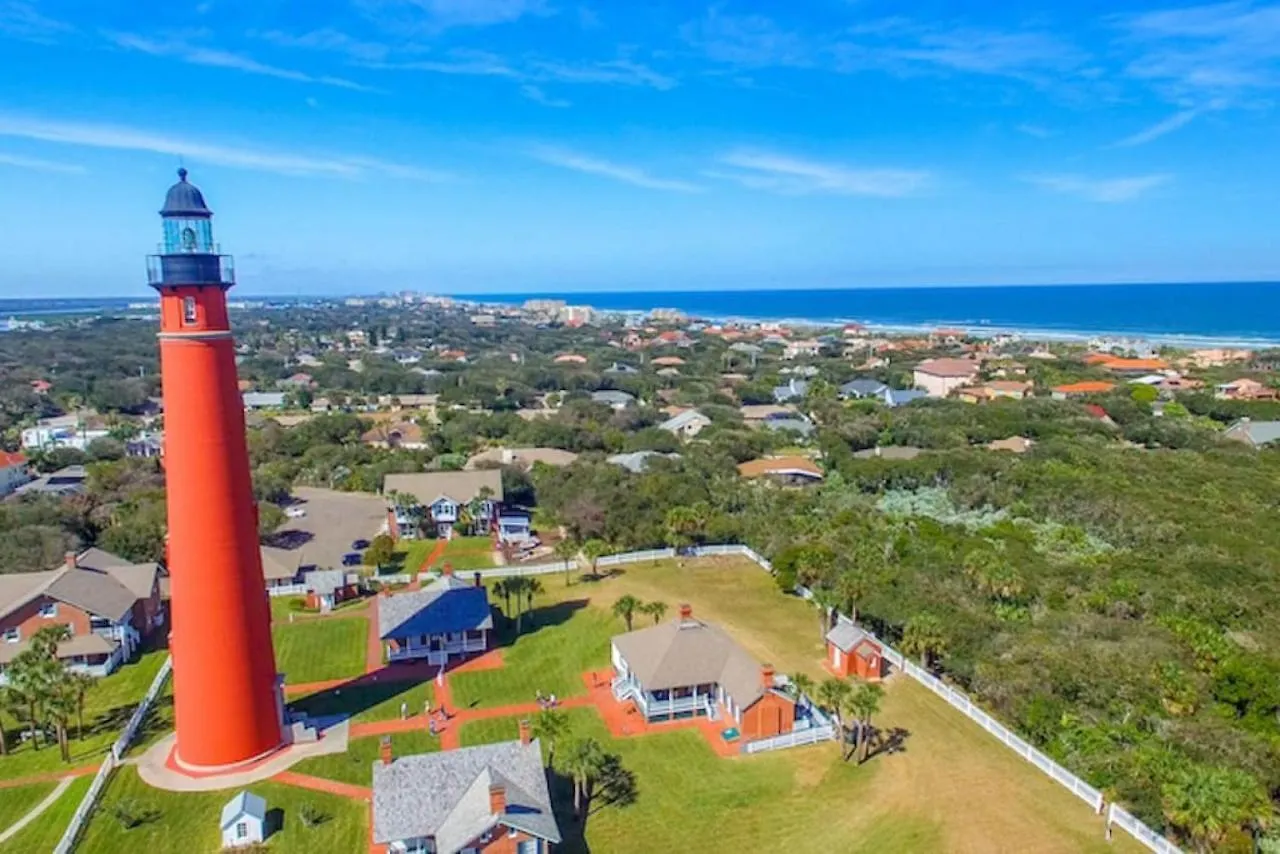 Pineapple Shores Retro Inn 6 Daytona Beach